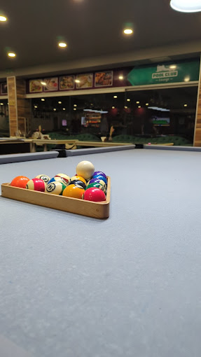 Pool Club Lounge
