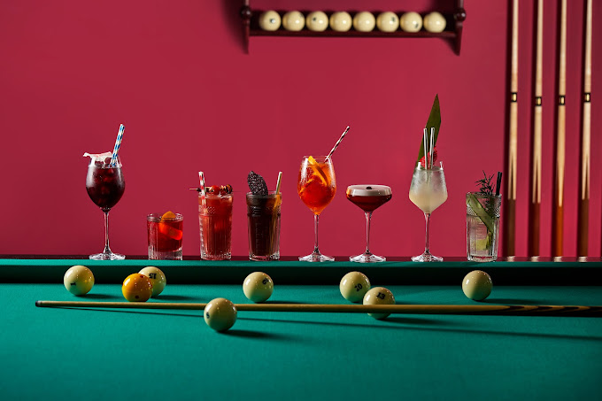 Pool Club Lounge