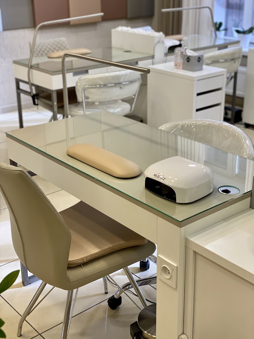 YULIYA STADNIK Nail Salon